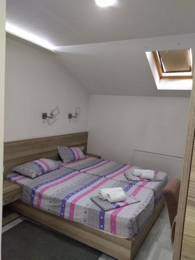 Atina Lux Hostel Λέσκοβατς Εξωτερικό φωτογραφία