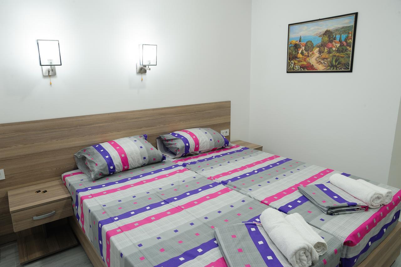 Atina Lux Hostel Λέσκοβατς Εξωτερικό φωτογραφία