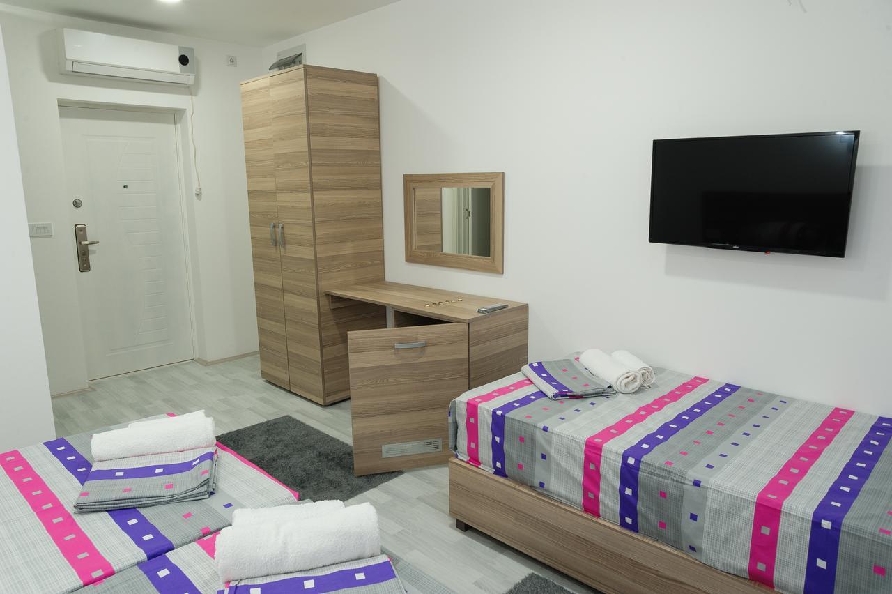 Atina Lux Hostel Λέσκοβατς Εξωτερικό φωτογραφία