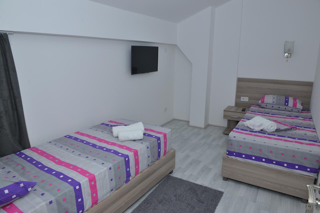 Atina Lux Hostel Λέσκοβατς Εξωτερικό φωτογραφία