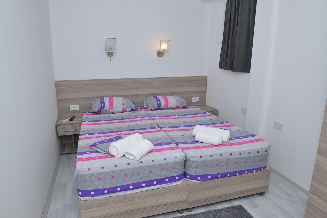 Atina Lux Hostel Λέσκοβατς Εξωτερικό φωτογραφία