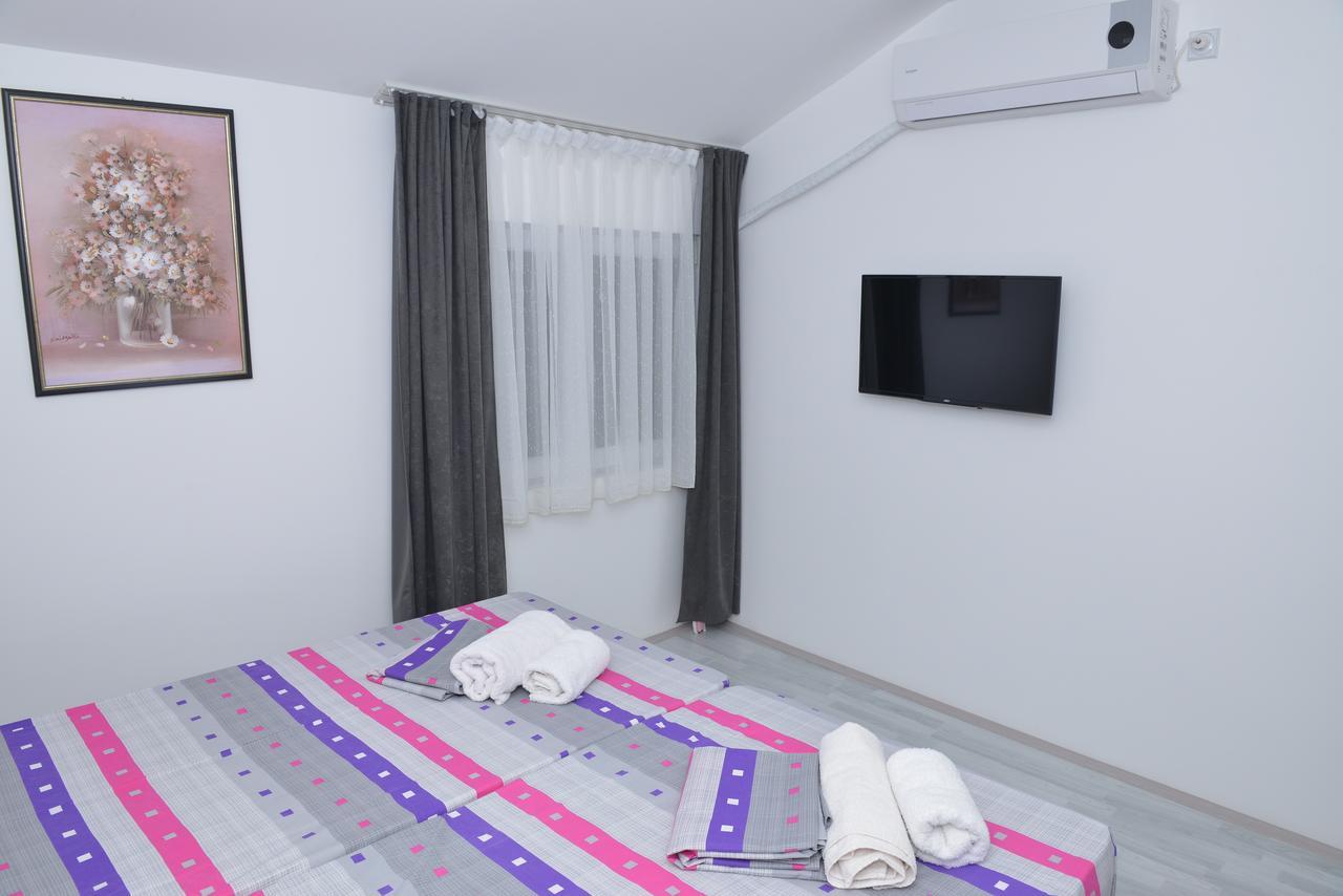 Atina Lux Hostel Λέσκοβατς Εξωτερικό φωτογραφία